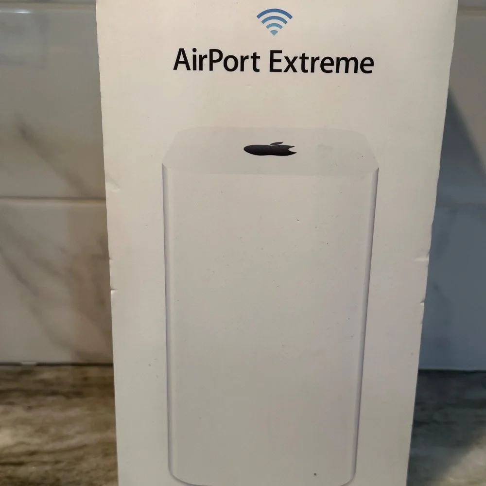 Apple AirPort Extreme 802.11ac A1521 (6th Generation) w/ Power Cord & Box Router